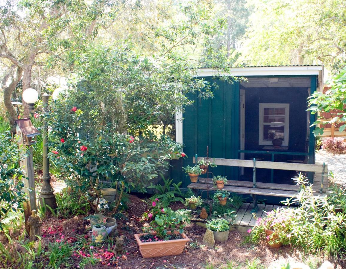 Hibiscus Coffee & Guesthouse Grayton Beach Exterior photo