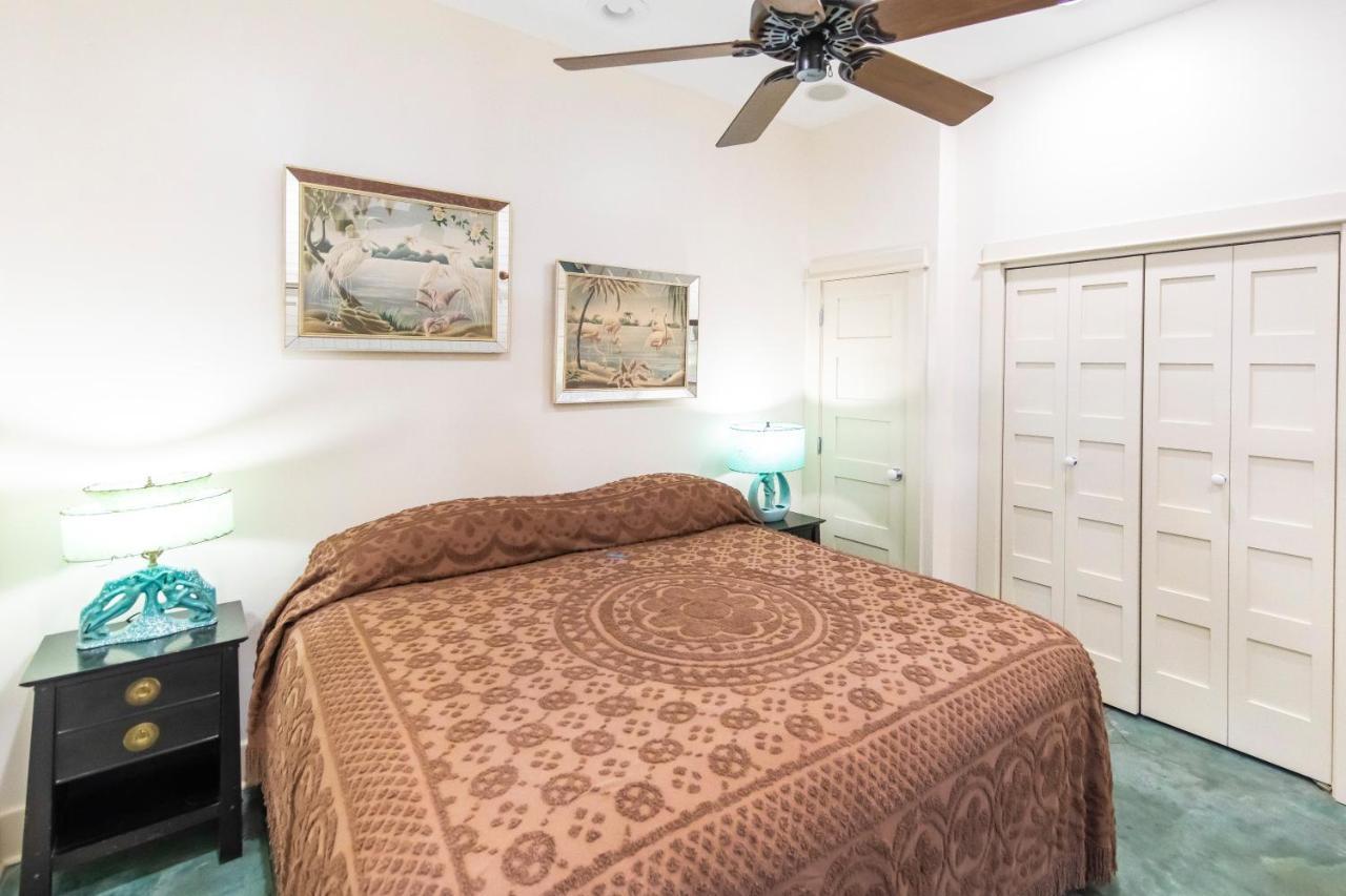 Hibiscus Coffee & Guesthouse Grayton Beach Exterior photo