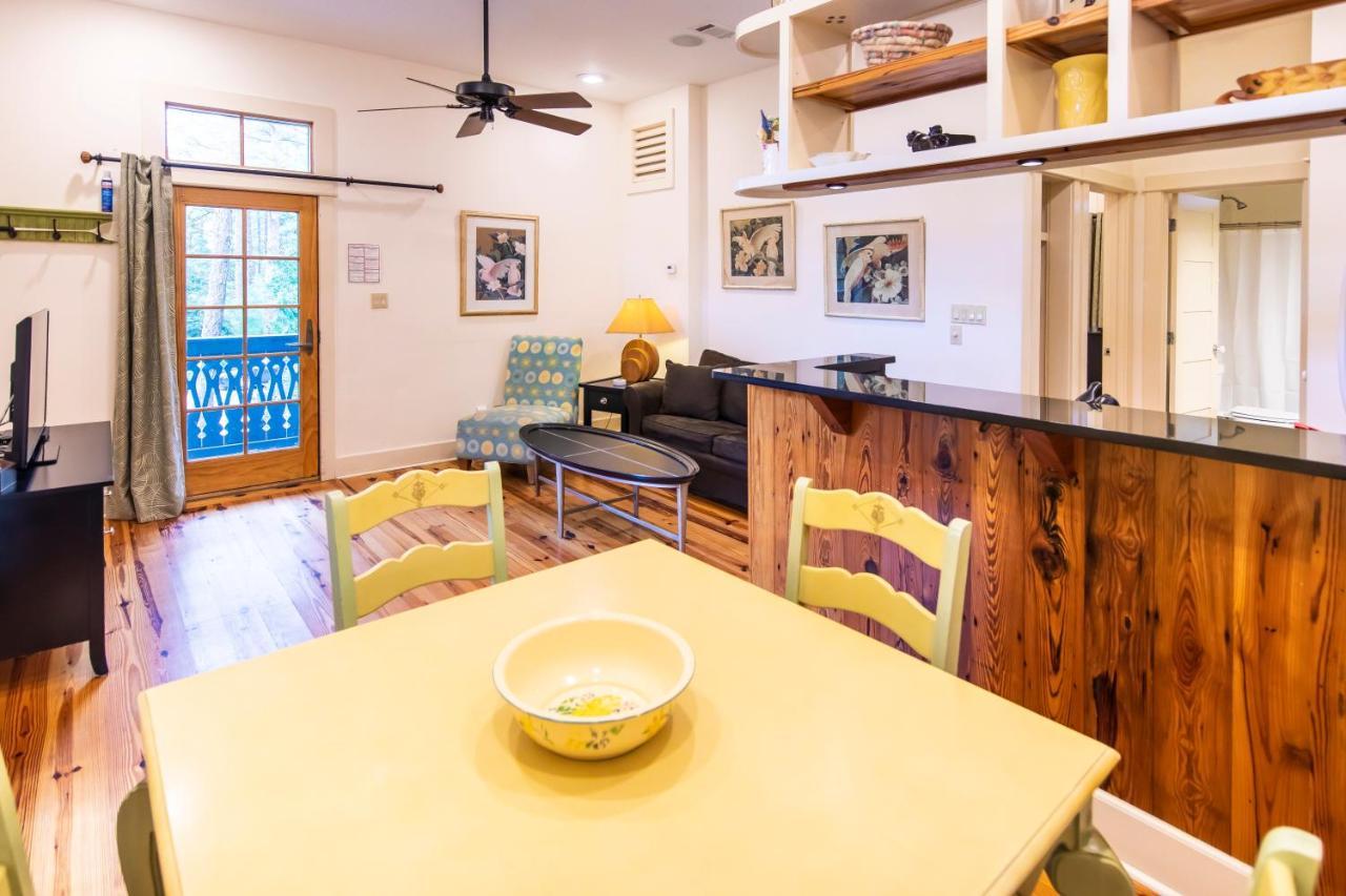 Hibiscus Coffee & Guesthouse Grayton Beach Exterior photo