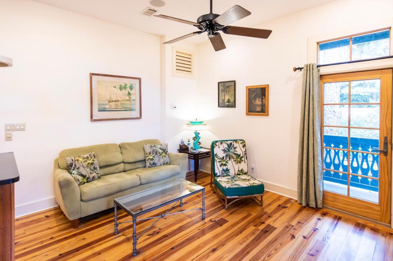 Hibiscus Coffee & Guesthouse Grayton Beach Exterior photo